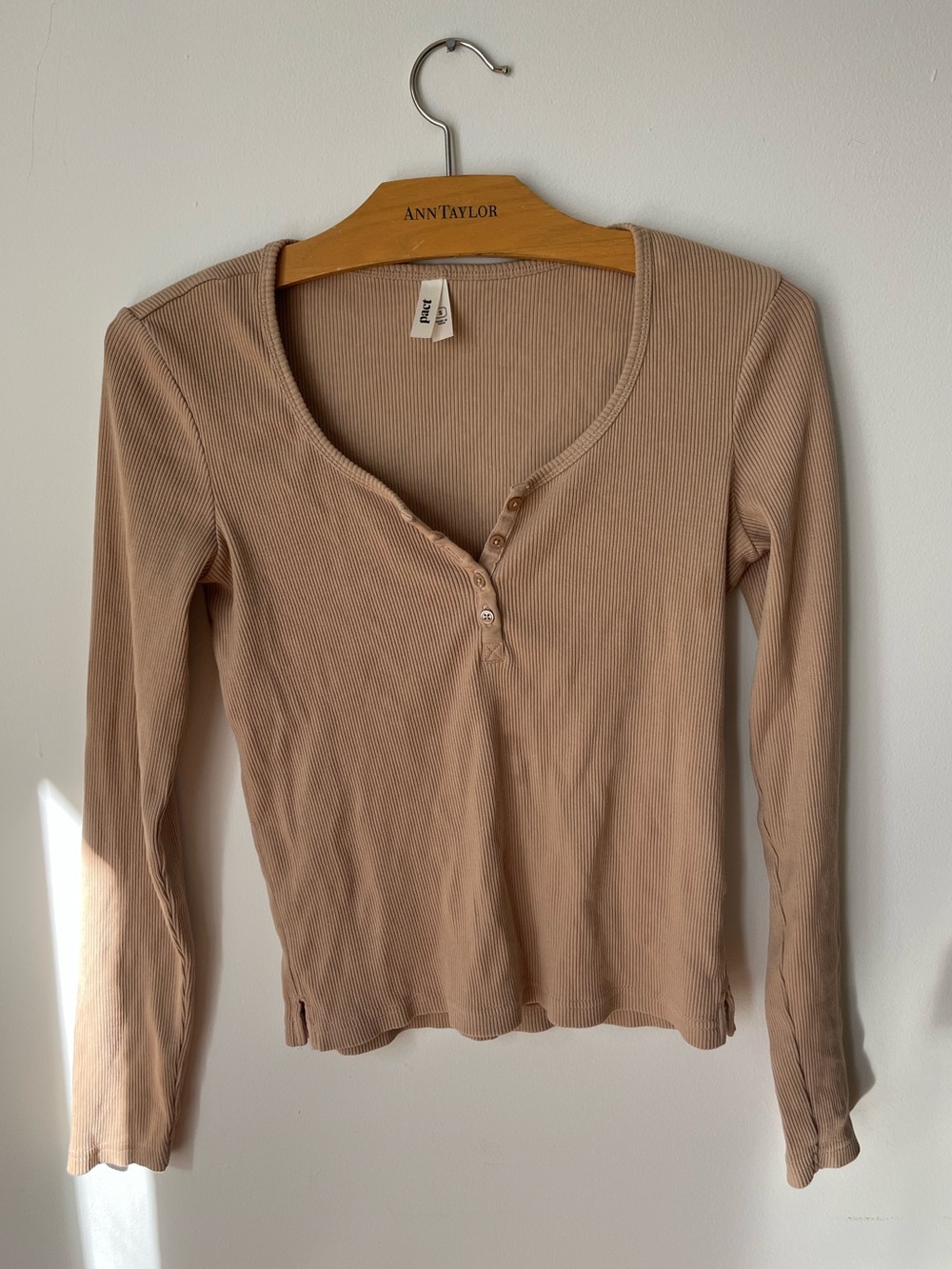 Pact Long-Sleeve Ribbed Henley Top - Taupe